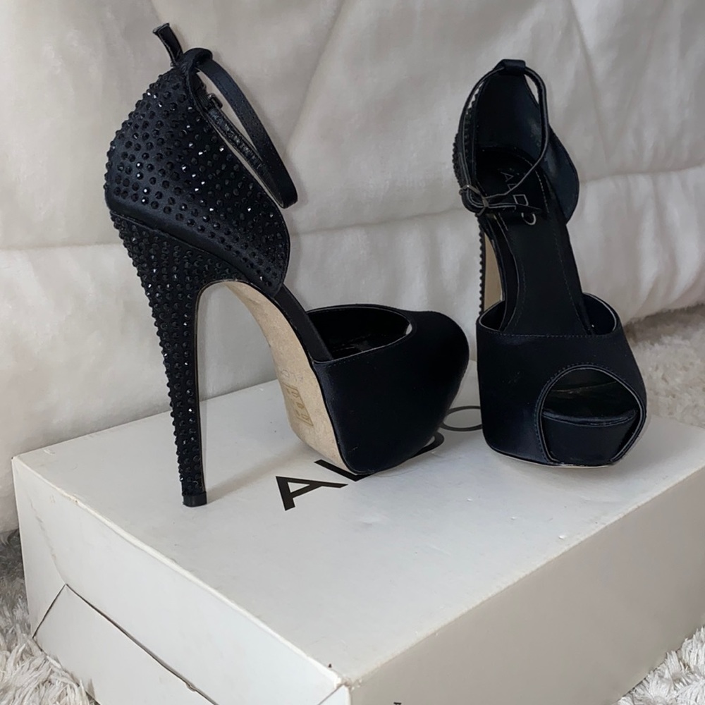 Heels - Picture 2 of 2